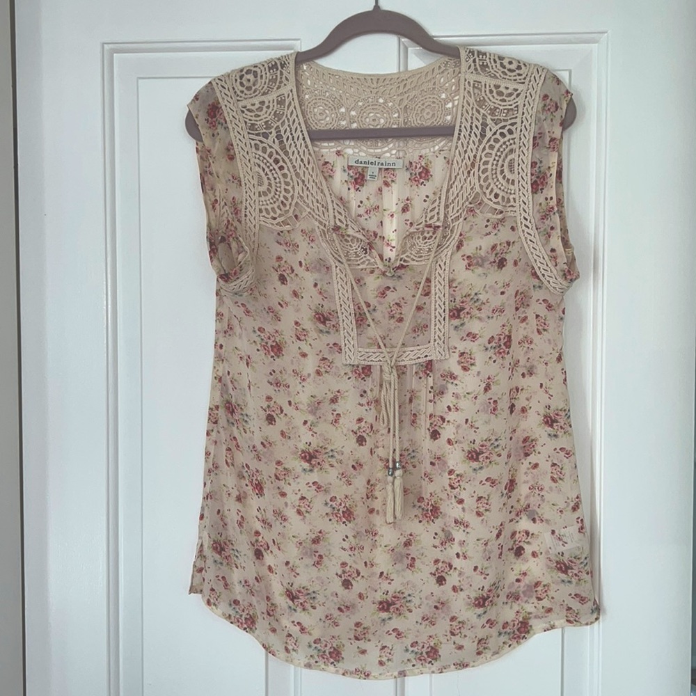 Daniel Rainn floral blouse